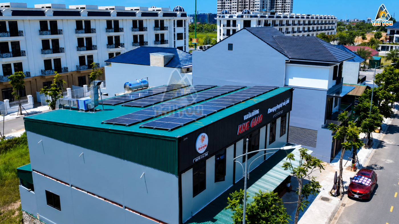 Lắp điện mặt trời nhà hàng Hà Tĩnh: Hệ thống 25 kWp kết hợp pin lưu trữ 32 kWh tại Nhà hàng Khe Giao.